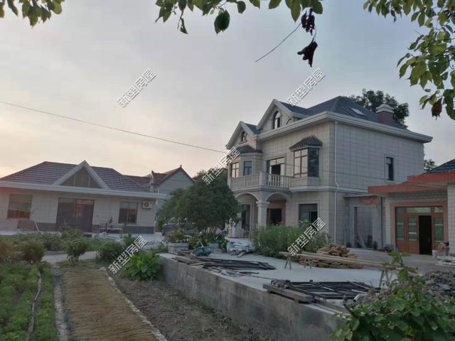 怎么在農(nóng)村建一棟既好看又實(shí)用的房子呢？今天小編帶來3套建房案例，供各位參考!