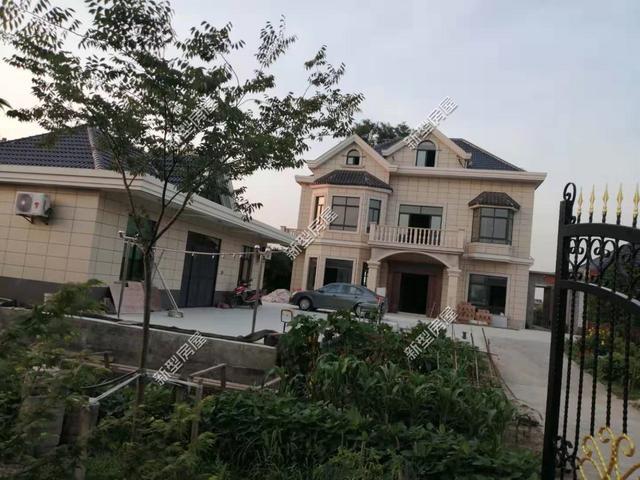 怎么在農(nóng)村建一棟既好看又實(shí)用的房子呢？今天小編帶來3套建房案例，供各位參考!