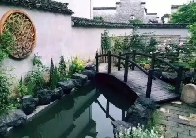 在鄉(xiāng)下買一棟閑置的舊房子進(jìn)行翻新，并在復(fù)活后將其改造成住宅和別墅,也是好的一筆投資