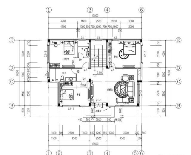 　該建筑具有新的中國風格，采用傳統(tǒng)設(shè)計方法與現(xiàn)代設(shè)計方法相結(jié)合，保留傳統(tǒng)元素中的坡屋頂形式，結(jié)合現(xiàn)代元素中的大玻璃窗。