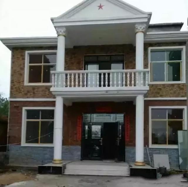 與在城里買一套兩居室公寓相比，你可以在你的家鄉(xiāng)建一棟別墅?，F(xiàn)在讓我們來(lái)看看！